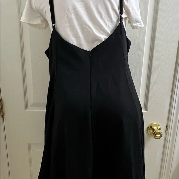 Black Skirt - Picture 4 of 4